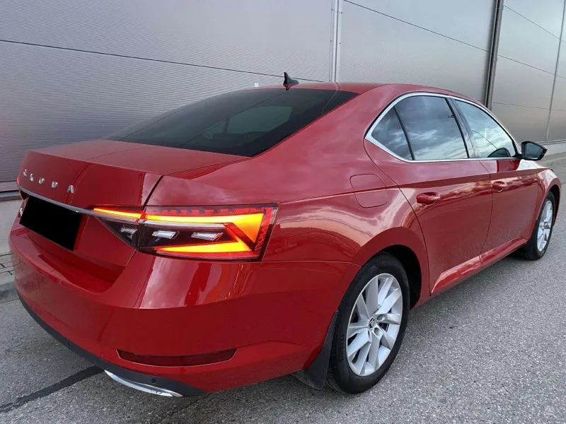 Skoda Superb 2.0TSI Image 4